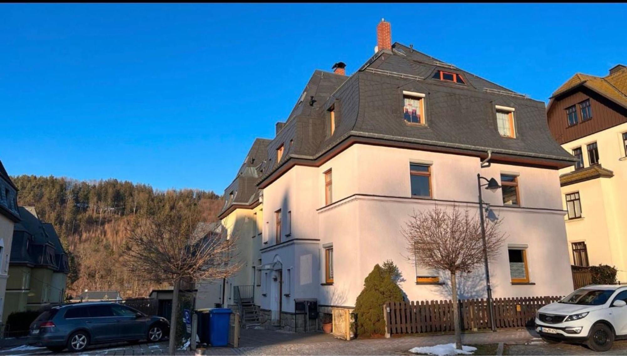 Stilvolles City-Apartment I Netflix I Wlan L Stellplatz I Zentral Schwarzenberg  Exterior foto
